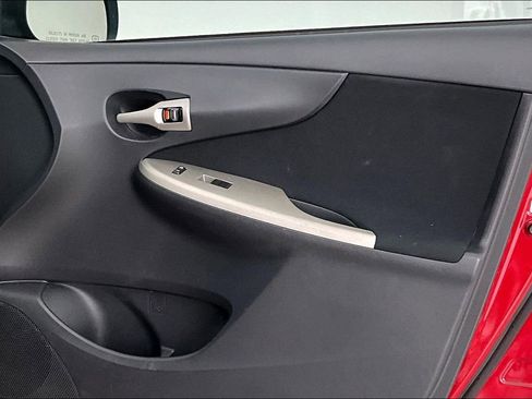 Used 2011 Toyota Corolla LE image 25