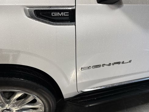 Used 2022 GMC Yukon Denali image 15