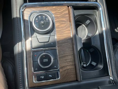 Used 2021 Ford Expedition Platinum image 12