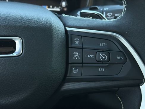 New 2026 Jeep Grand Cherokee Laredo AWD/4WD image 24