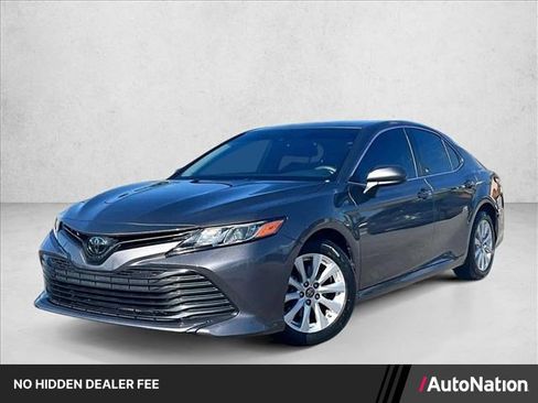 Used 2019 Toyota Camry LE FWD image 1