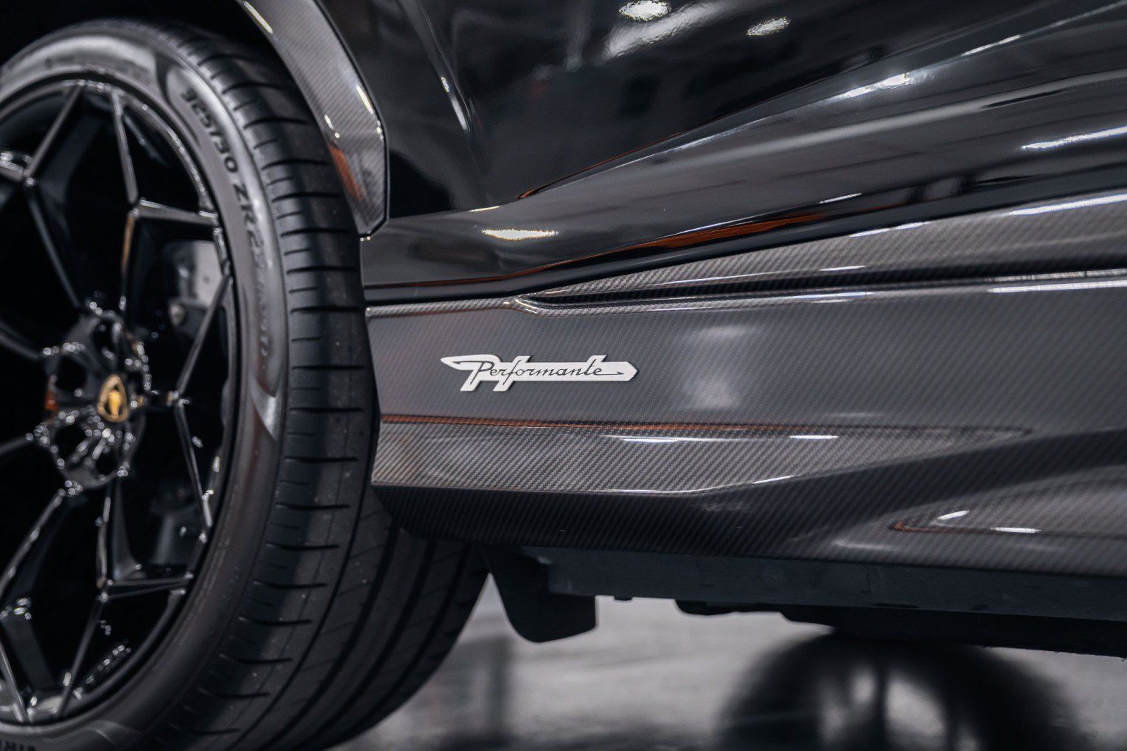 Used 2024 Lamborghini Urus Performante AWD/4WD image 38