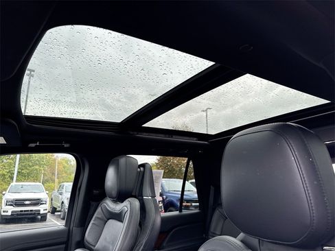 Used 2023 Lincoln Navigator Reserve image 19