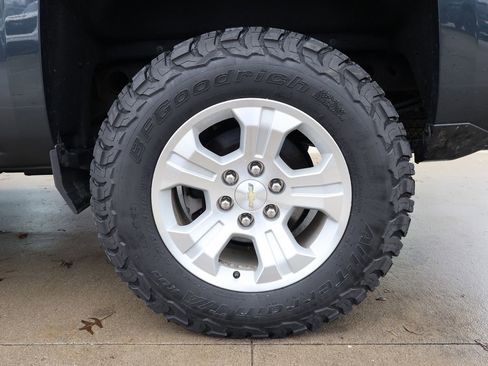 Used 2018 Chevrolet Silverado 1500 LT w/ All Star Edition image 39