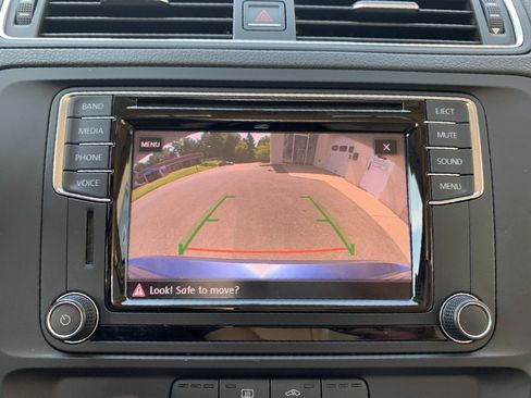 Used 2017 Volkswagen Jetta SE FWD image 32