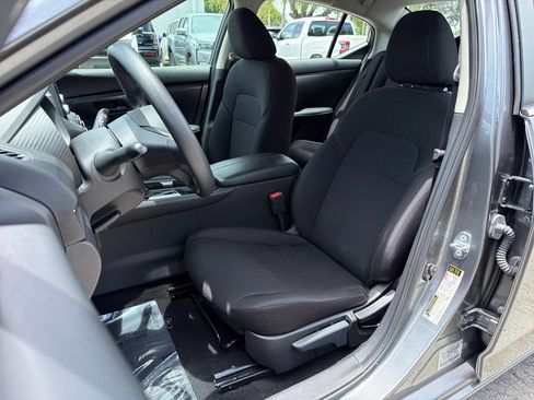 Used 2024 Nissan Sentra S FWD image 28