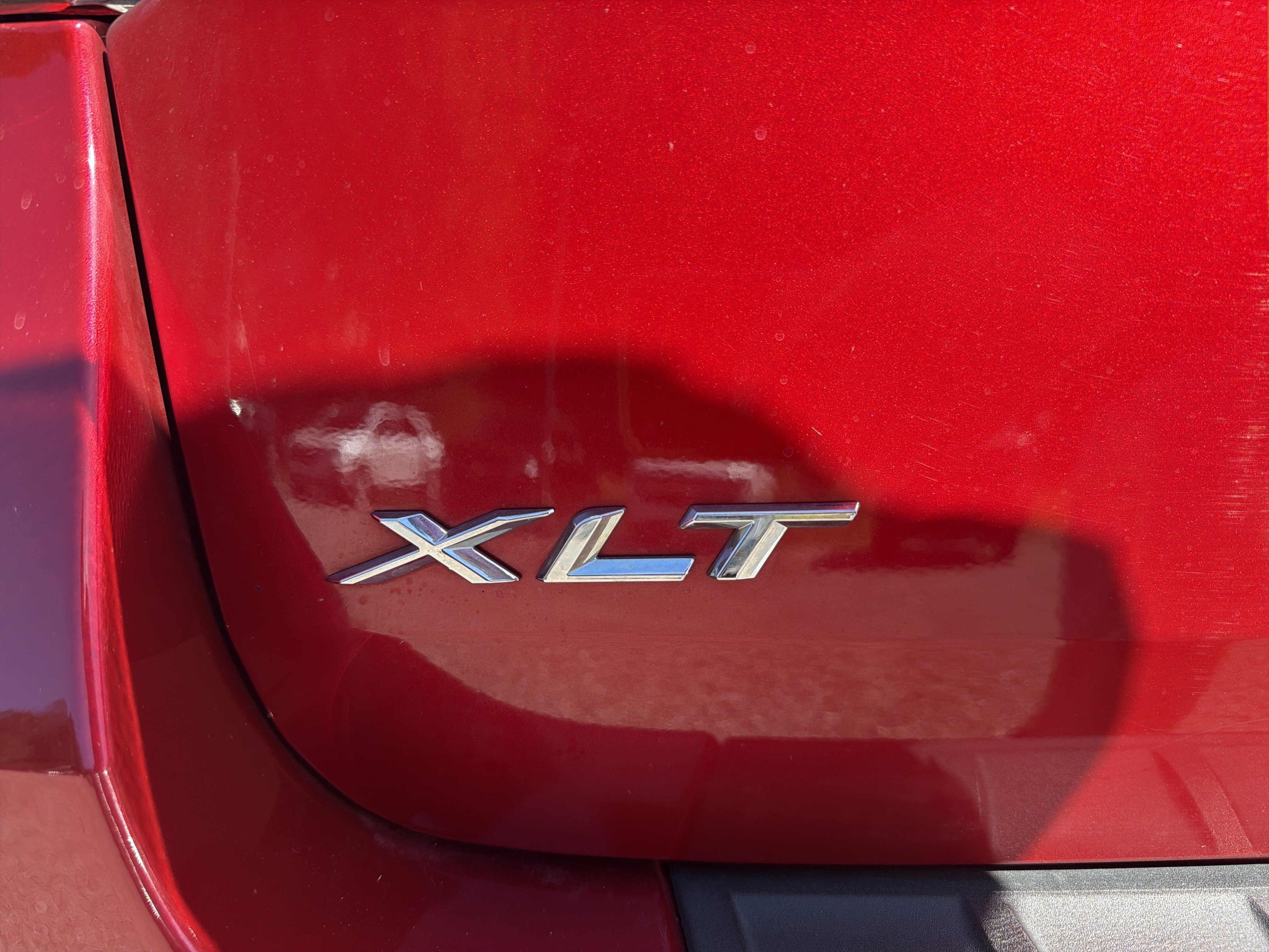 Used 2020 Ford Explorer XLT w/ Equipment Group 202A AWD/4WD image 12