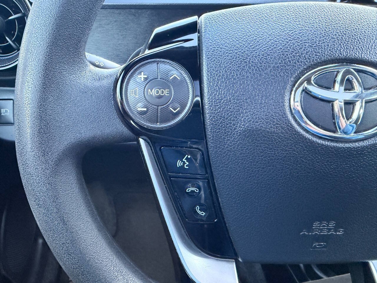 Used 2018 Toyota Prius C Three FWD image 12