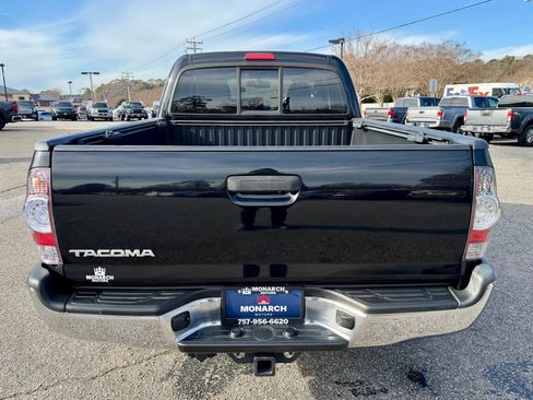 Used 2013 Toyota Tacoma 4x4 Access Cab V6 w/ TRD Off-Road Pkg image 4