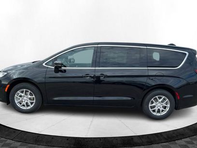 New 2026 Chrysler Pacifica Select