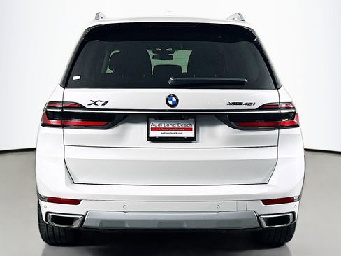 Used 2023 BMW X7 xDrive40i image 3