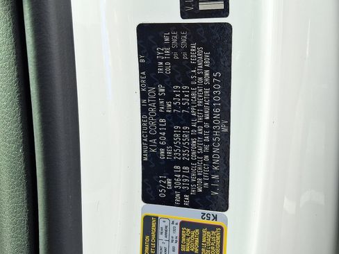 Certified 2022 Kia Carnival EX image 19