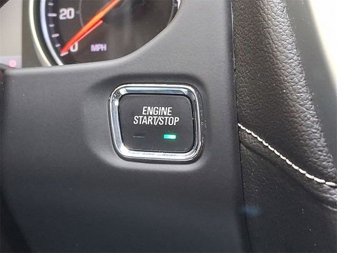 Used 2022 GMC Acadia SLE w/ Driver Convenience Package image 24