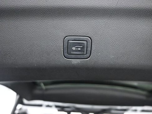 Used 2023 GMC Yukon Denali Ultimate AWD/4WD image 26