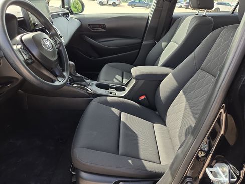 Used 2025 Toyota Corolla LE FWD image 15