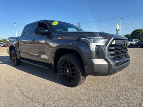 Used 2025 Toyota Tundra Limited AWD/4WD image 8