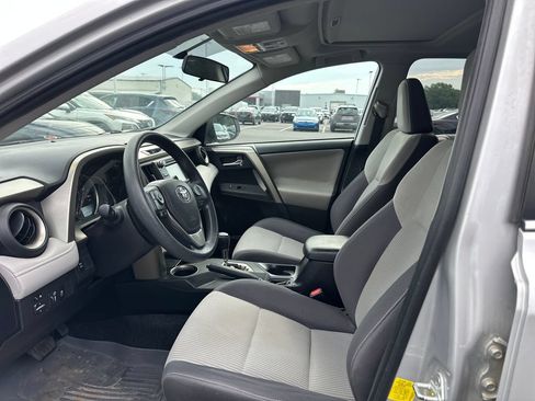 Used 2014 Toyota RAV4 XLE AWD/4WD image 10