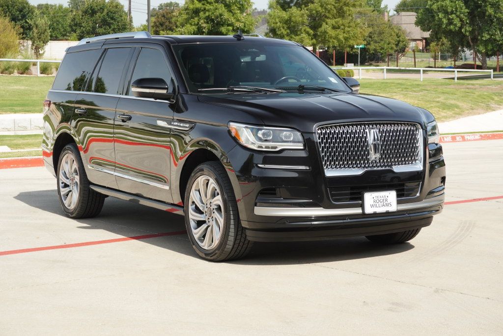 Used 2024 Lincoln Navigator Reserve AWD/4WD image 7