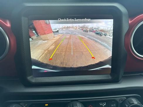 Used 2023 Jeep Wrangler Rubicon w/ Cold Weather Group image 14