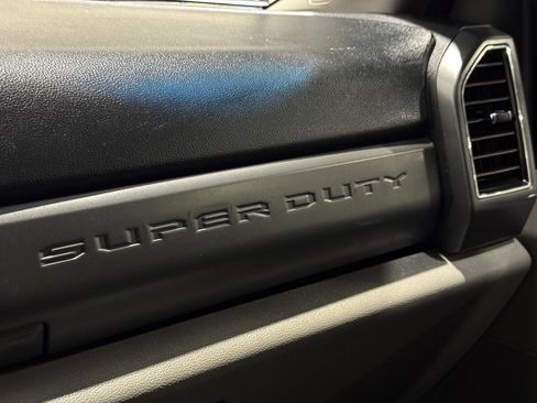 Used 2019 Ford F250 XLT w/ XLT Premium Package image 47