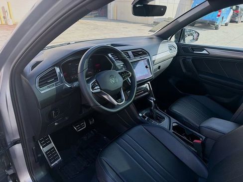 Used 2022 Volkswagen Tiguan SE R-Line FWD image 9