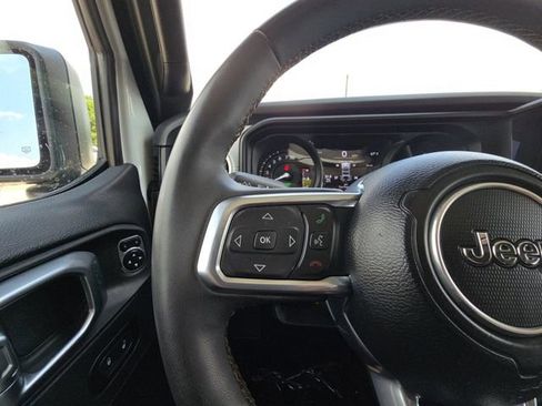 Used 2024 Jeep Wrangler Unlimited Sahara AWD/4WD image 11