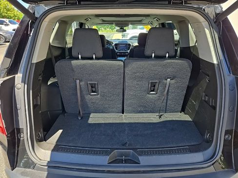 Used 2023 GMC Acadia SLE w/ Driver Convenience Package FWD image 14