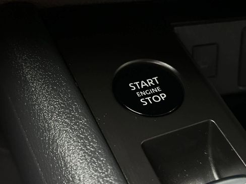 Certified 2025 Nissan Kicks SV image 28