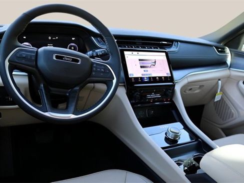 New 2025 Jeep Grand Cherokee L Limited image 14