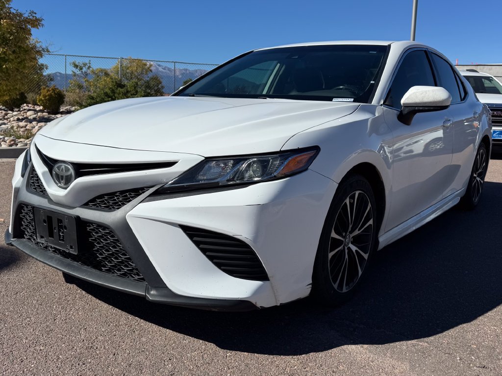Used 2019 Toyota Camry SE FWD image 4
