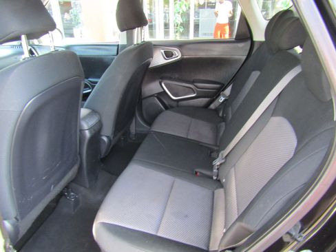 Used 2023 Kia Soul LX w/ Option Group 015 FWD image 15