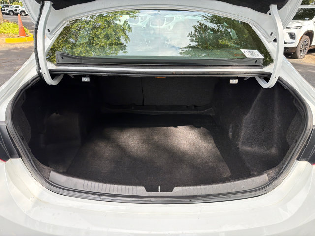 Used 2022 Chevrolet Malibu LT FWD image 18
