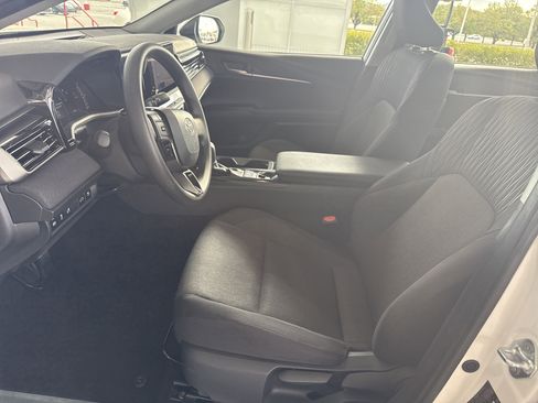 Used 2025 Toyota Camry LE image 13