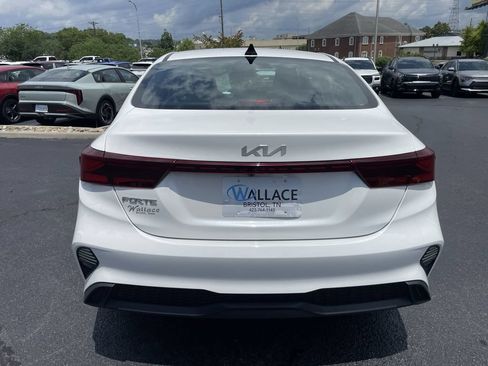 Certified 2023 Kia Forte LXS w/ LXS Technology Package FWD image 5