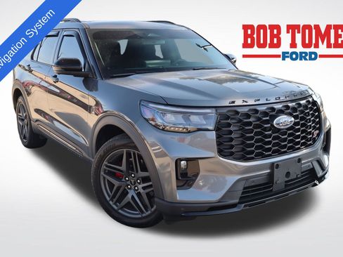 Used 2025 Ford Explorer ST AWD/4WD image 1