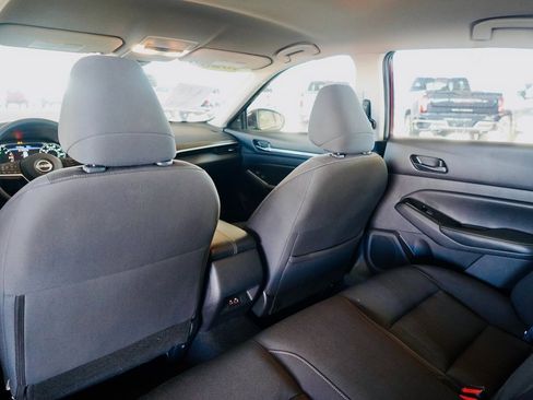 Used 2023 Nissan Altima 2.5 SV image 6