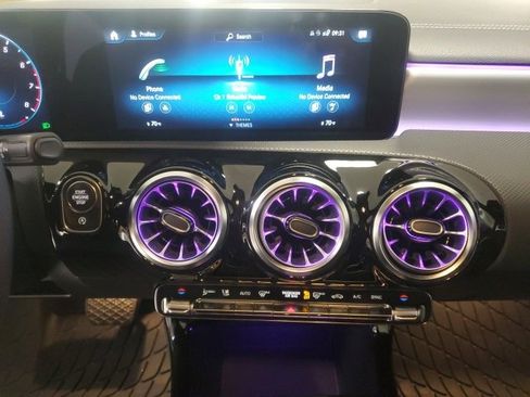 Used 2023 Mercedes-Benz CLA 250 CLA 250 image 19