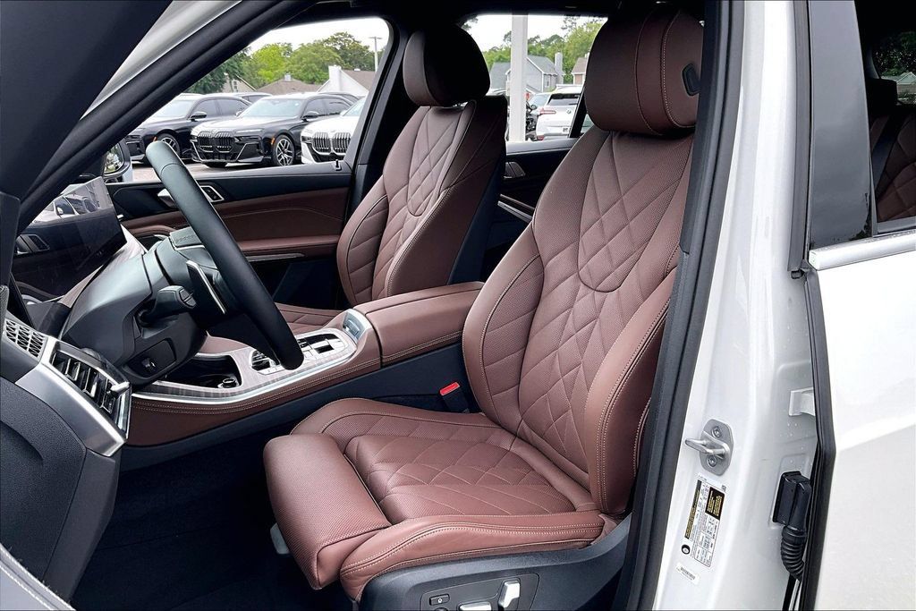 Certified 2025 BMW X5 sDrive40i w/ Premium Package RWD image 17