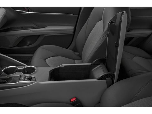 Used 2022 Toyota Camry LE FWD image 16