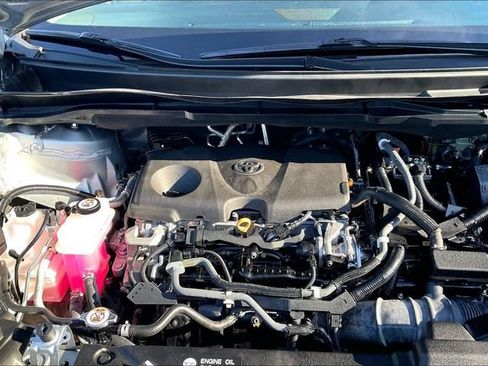 Used 2021 Toyota Sienna LE w/ LE Plus Package FWD image 32