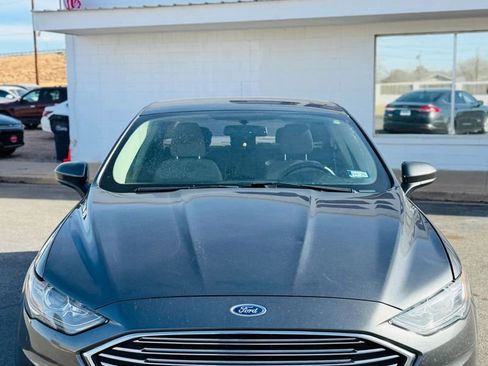 Used 2017 Ford Fusion SE image 7