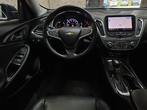 Used 2022 Chevrolet Malibu Premier FWD image 14