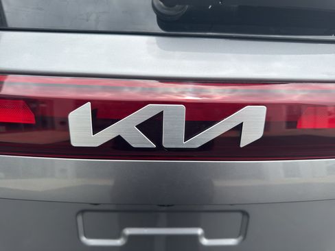 Used 2025 Kia Seltos S AWD/4WD image 23