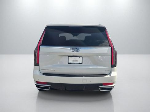 Used 2023 Cadillac Escalade Premium Luxury w/ LPO, Radiant Package AWD/4WD image 6