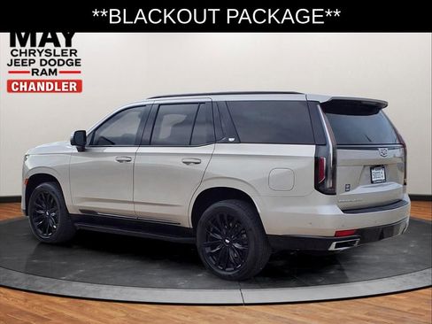 Used 2023 Cadillac Escalade Premium Luxury image 3