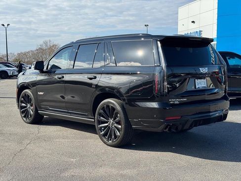 Used 2025 Cadillac Escalade V image 5