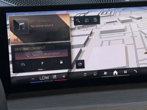 Used 2025 BMW 330i xDrive Sedan image 18