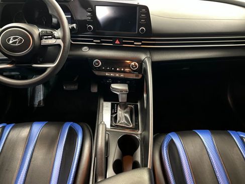 Used 2023 Hyundai Elantra SEL image 13