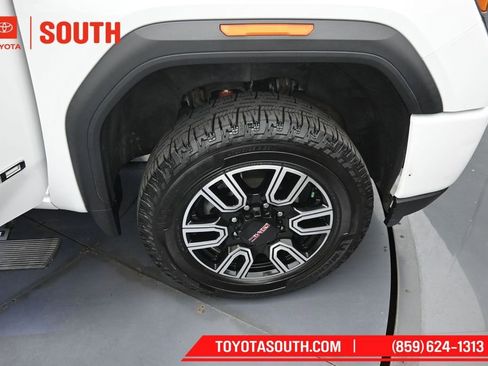 Used 2022 GMC Sierra 2500 AT4 w/ AT4 Premium Plus Package AWD/4WD image 39