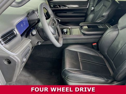 Used 2022 Jeep Wagoneer Series II image 3